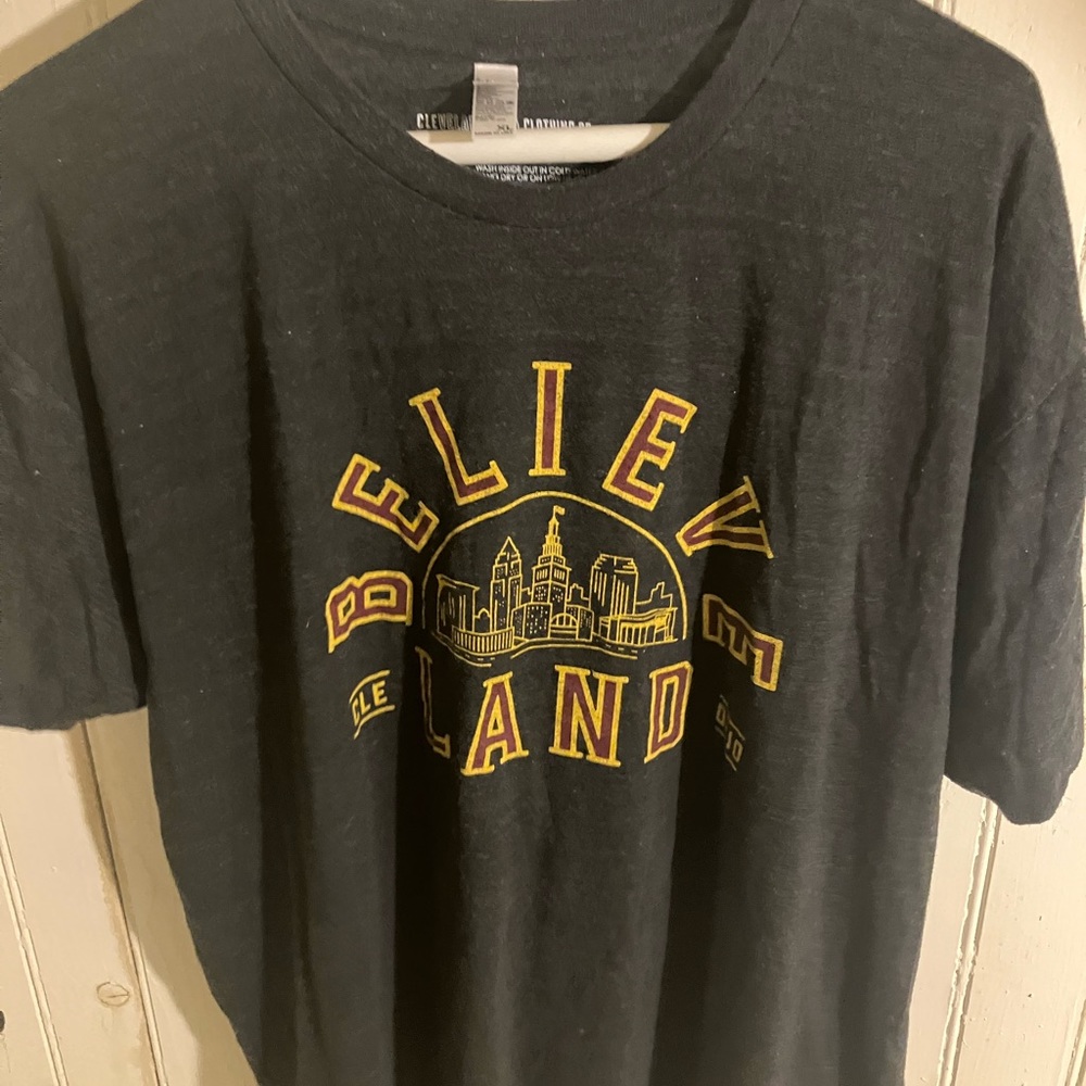 Cleveland Cavaliers believe land Cleveland clothing company brand shirt size xL